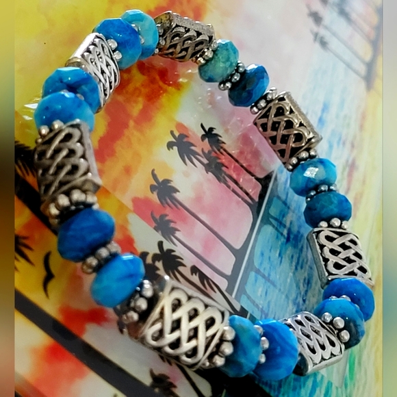 Turquoise Beaded Stretch Bracelet - Picture 4 of 5